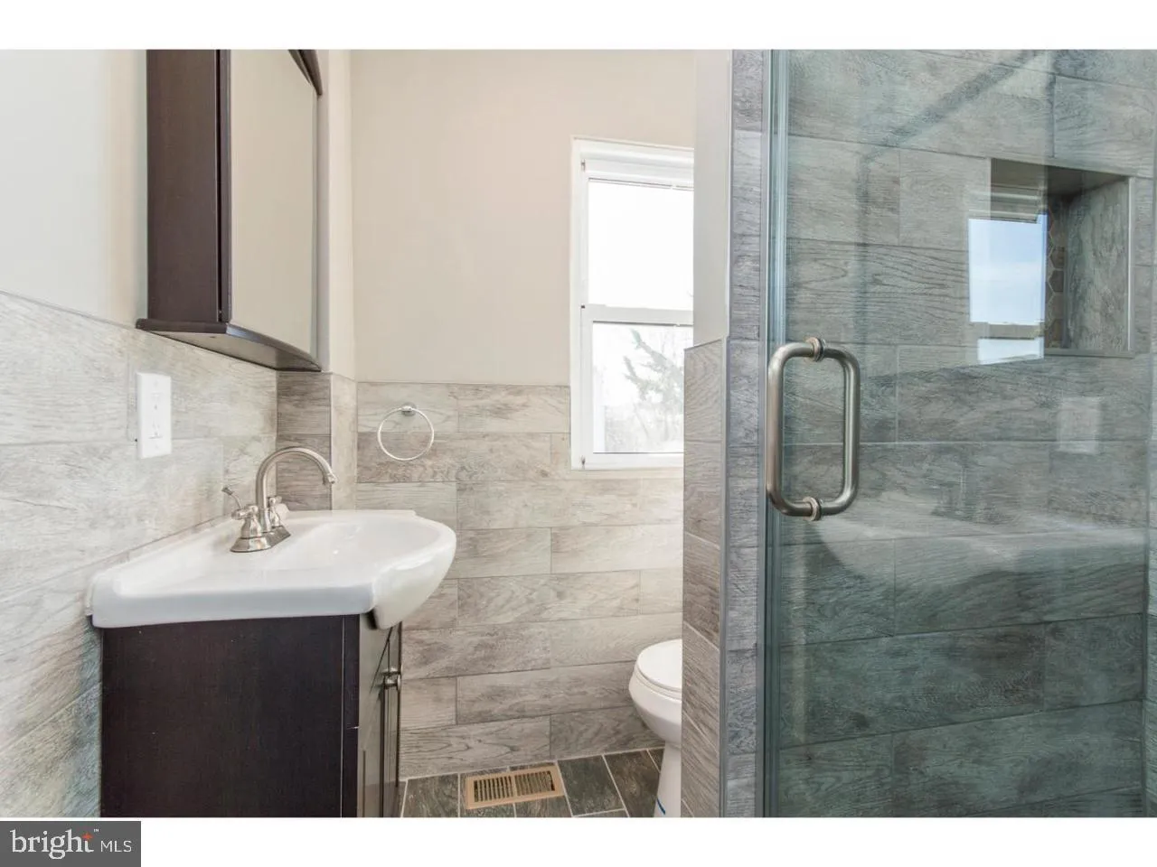 Philadelphia, Pennsylvania 19121, United States, 6 Bedrooms Bedrooms, ,3 BathroomsBathrooms,Residential,Active,19577