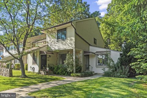 122 AVIGNON WAY 122 PENNSAUKEN NJ 08109