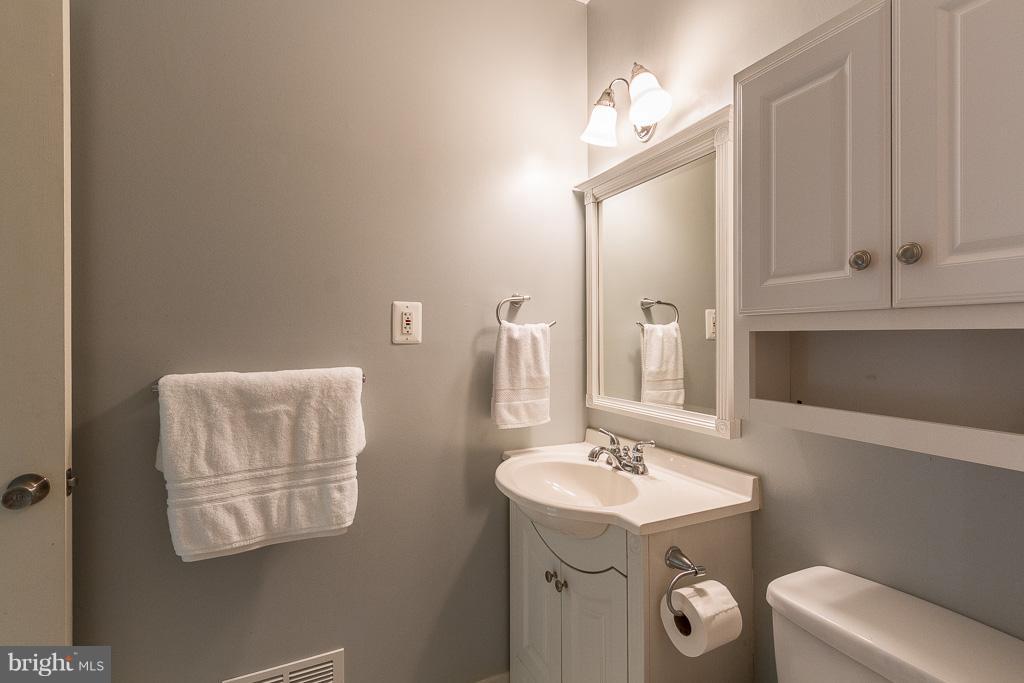 LAKE RIDGE - Residential Lease