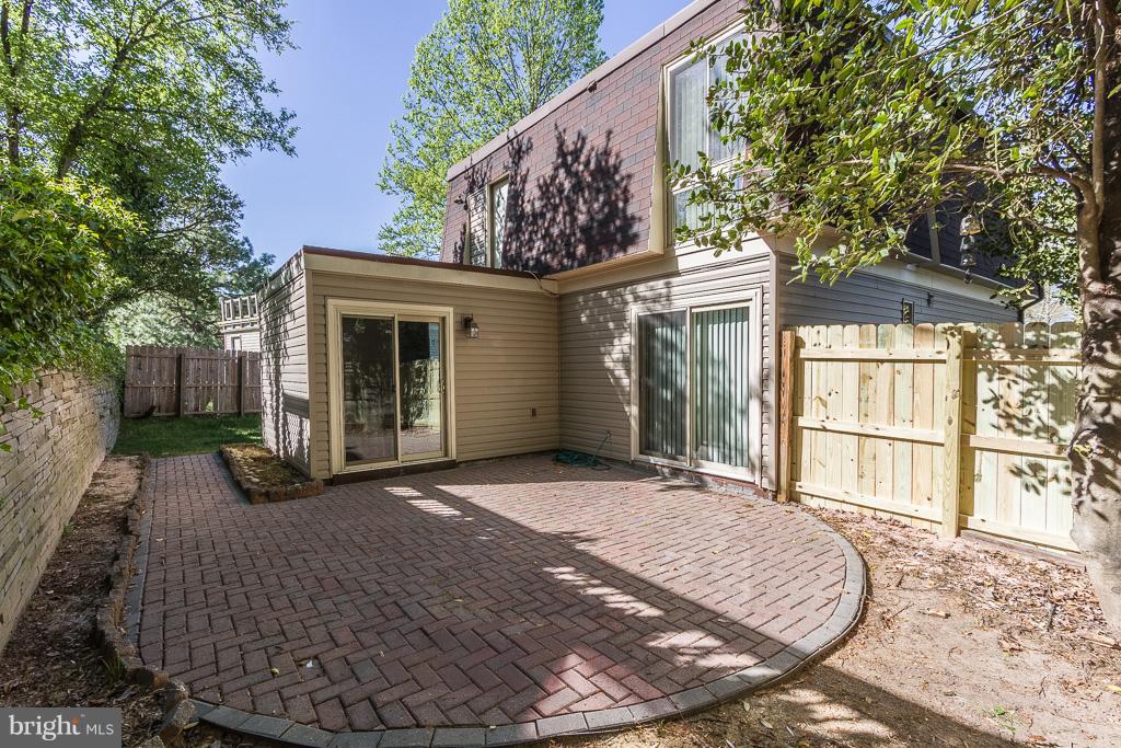 LAKE RIDGE - Residential Lease