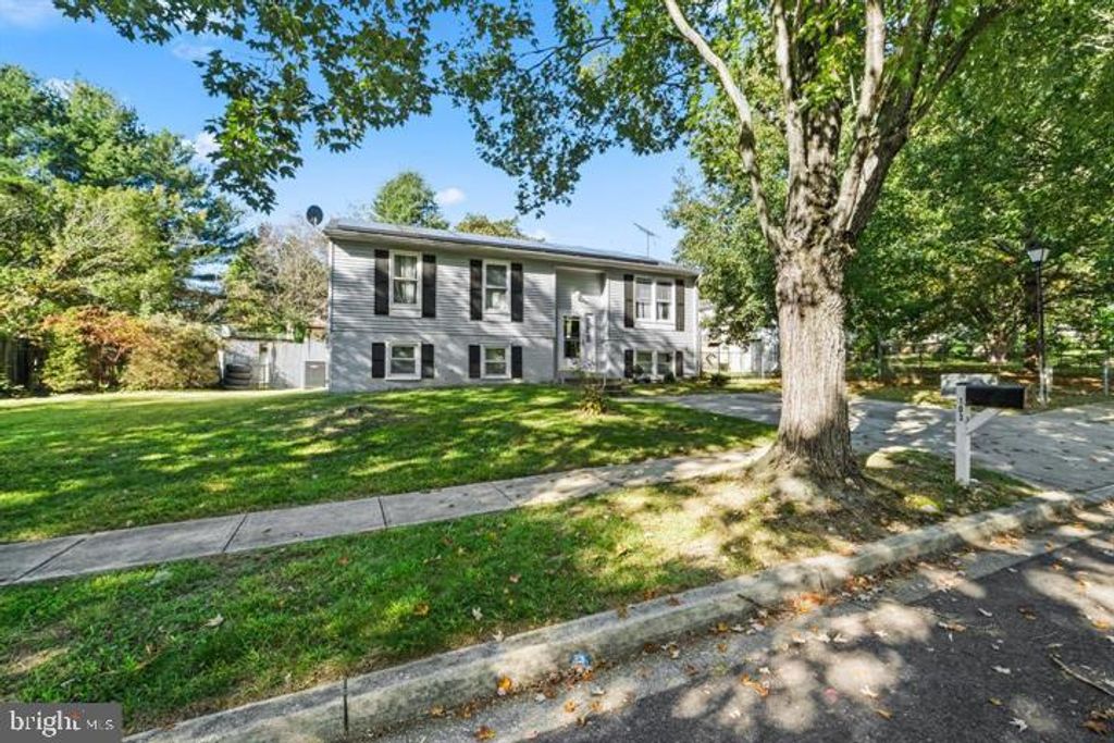 Photo of 7103 Aquinas Ave, UPPER MARLBORO, MD 20772 (MLS # MDPG2179672)