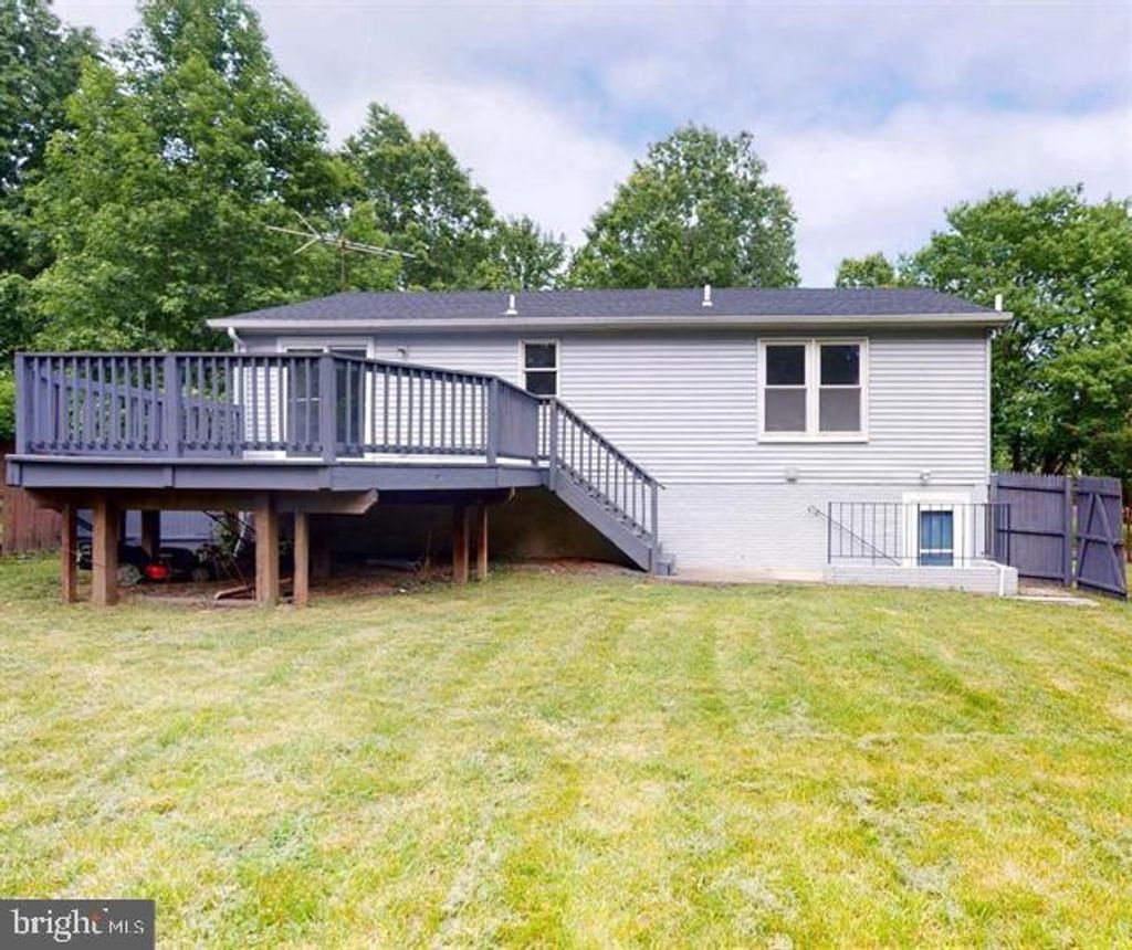 Photo of 7103 Aquinas Ave, UPPER MARLBORO, MD 20772 (MLS # MDPG2179672)
