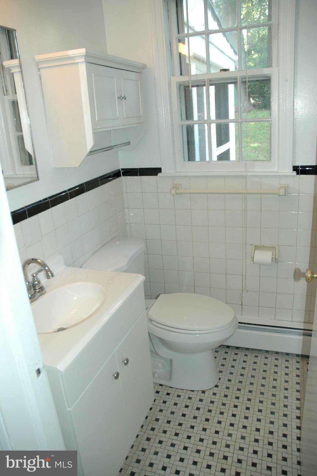 WILLIAMSBURG VILLAGE - Residential Lease