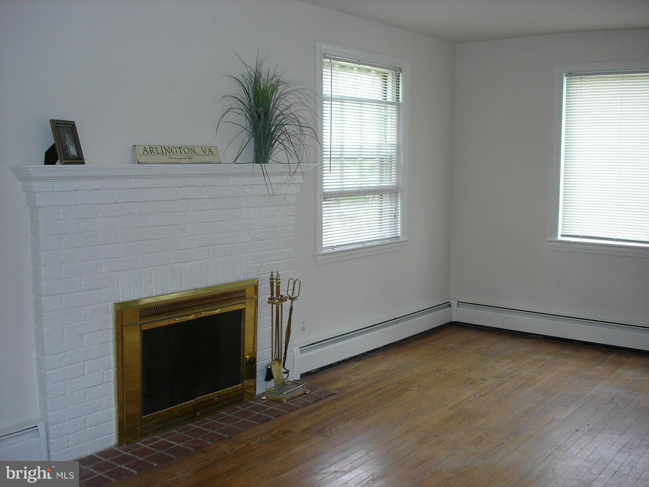 WILLIAMSBURG VILLAGE - Residential Lease