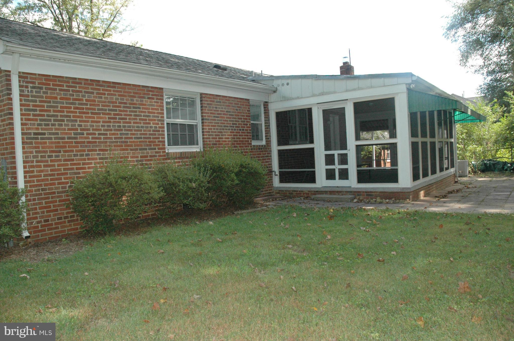 WILLIAMSBURG VILLAGE - Residential Lease