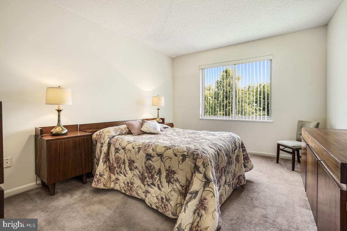 LEISURE WORLD - Residential