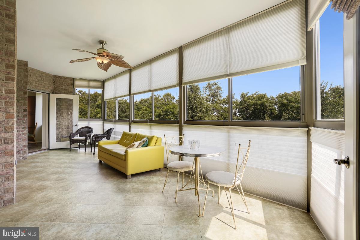 LEISURE WORLD - Residential