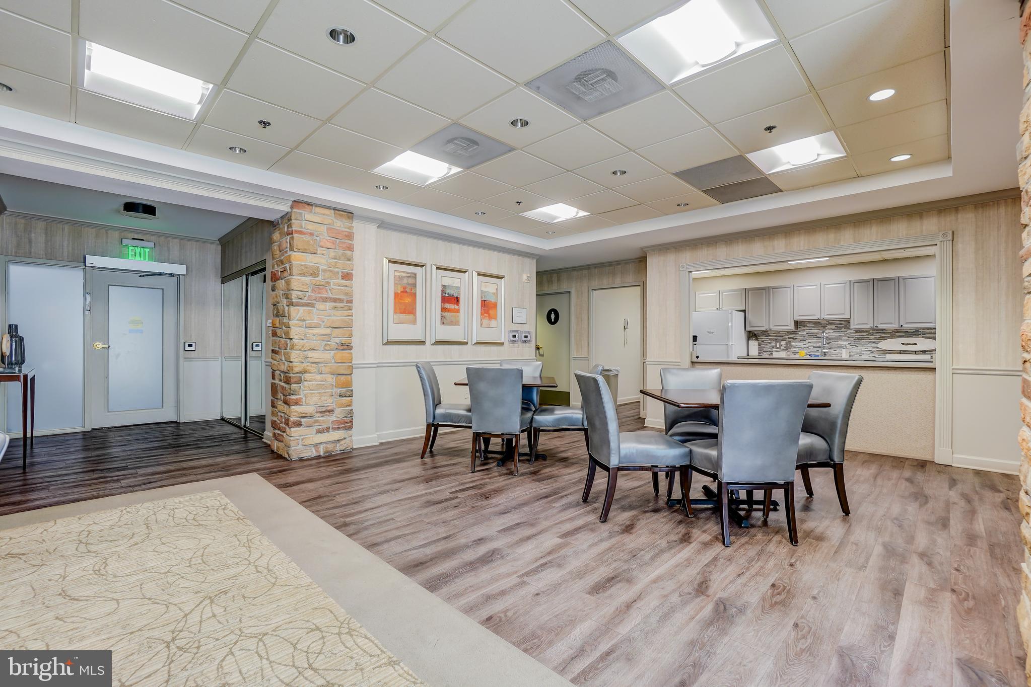 LEISURE WORLD - Residential