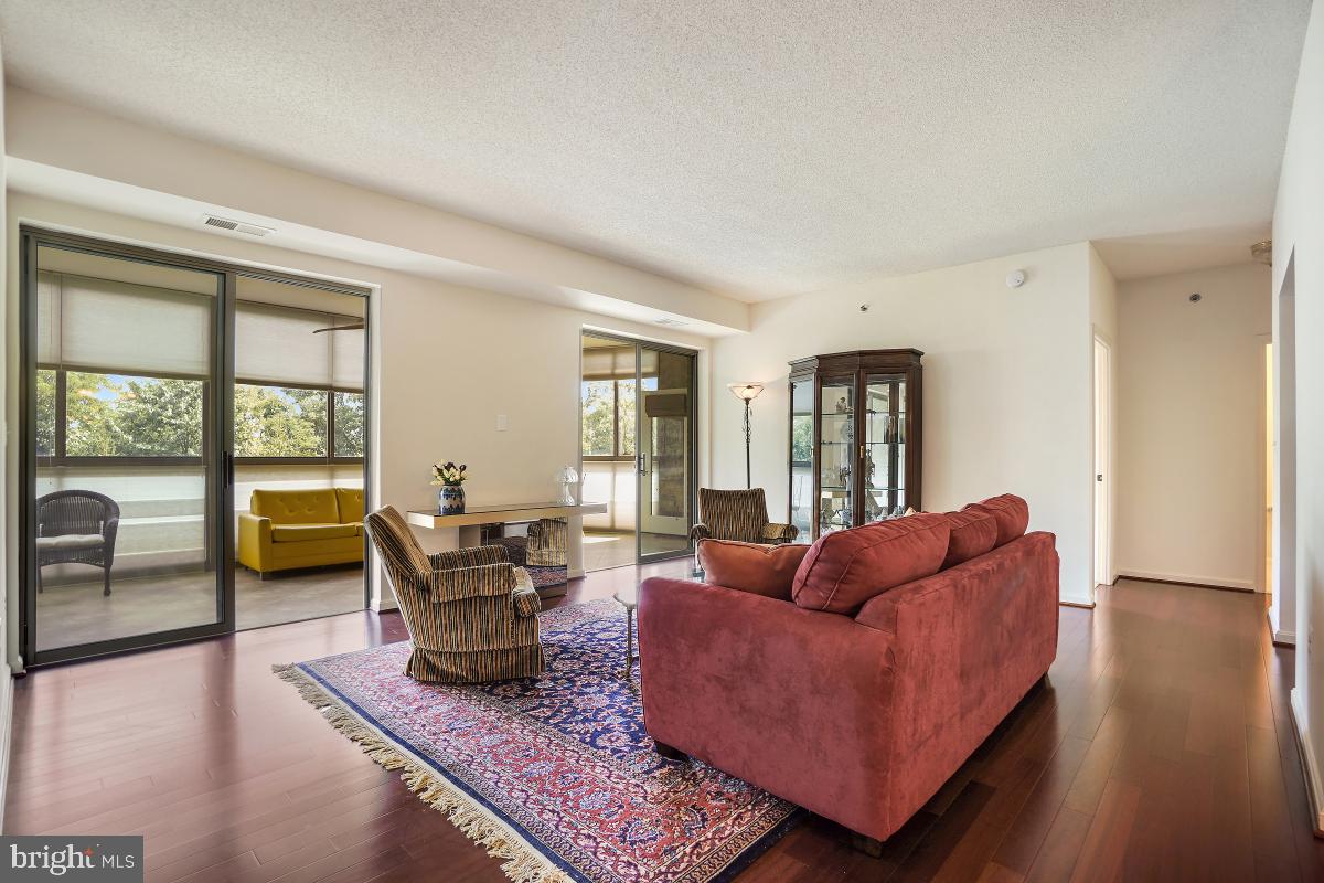 LEISURE WORLD - Residential