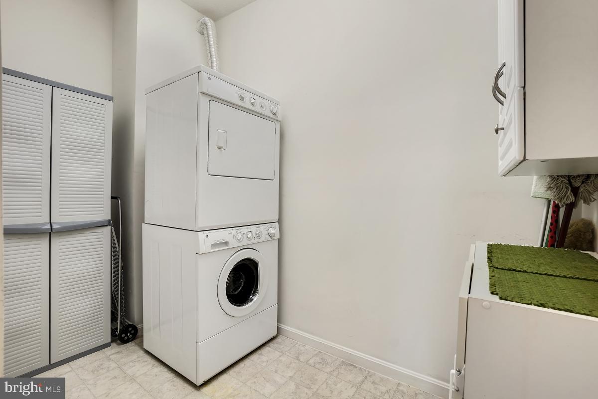 LEISURE WORLD - Residential