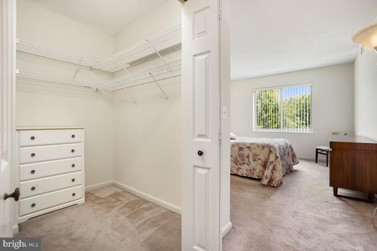 LEISURE WORLD - Residential