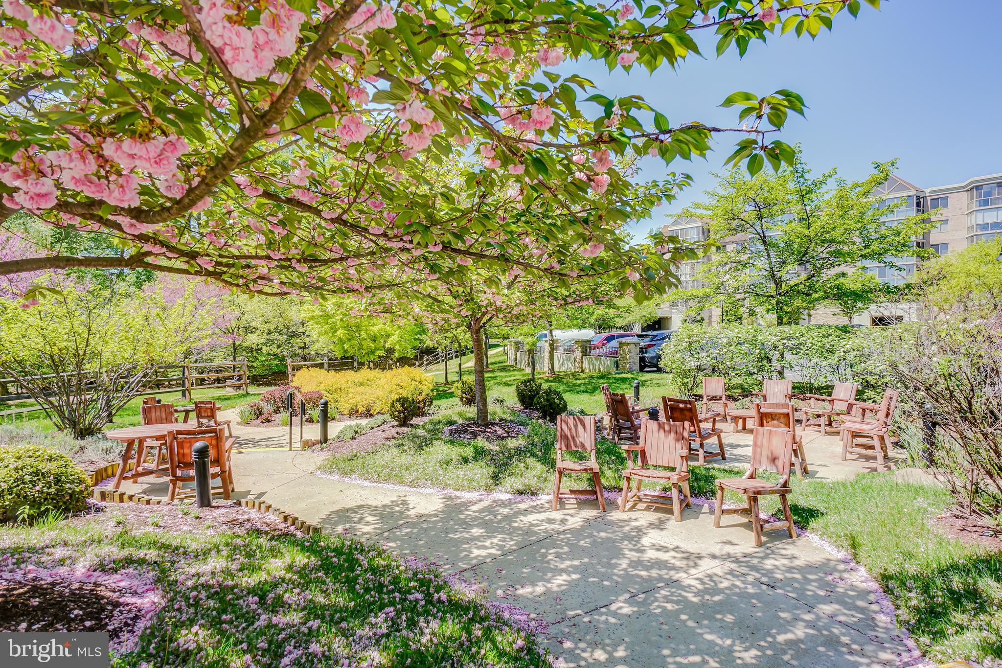 LEISURE WORLD - Residential