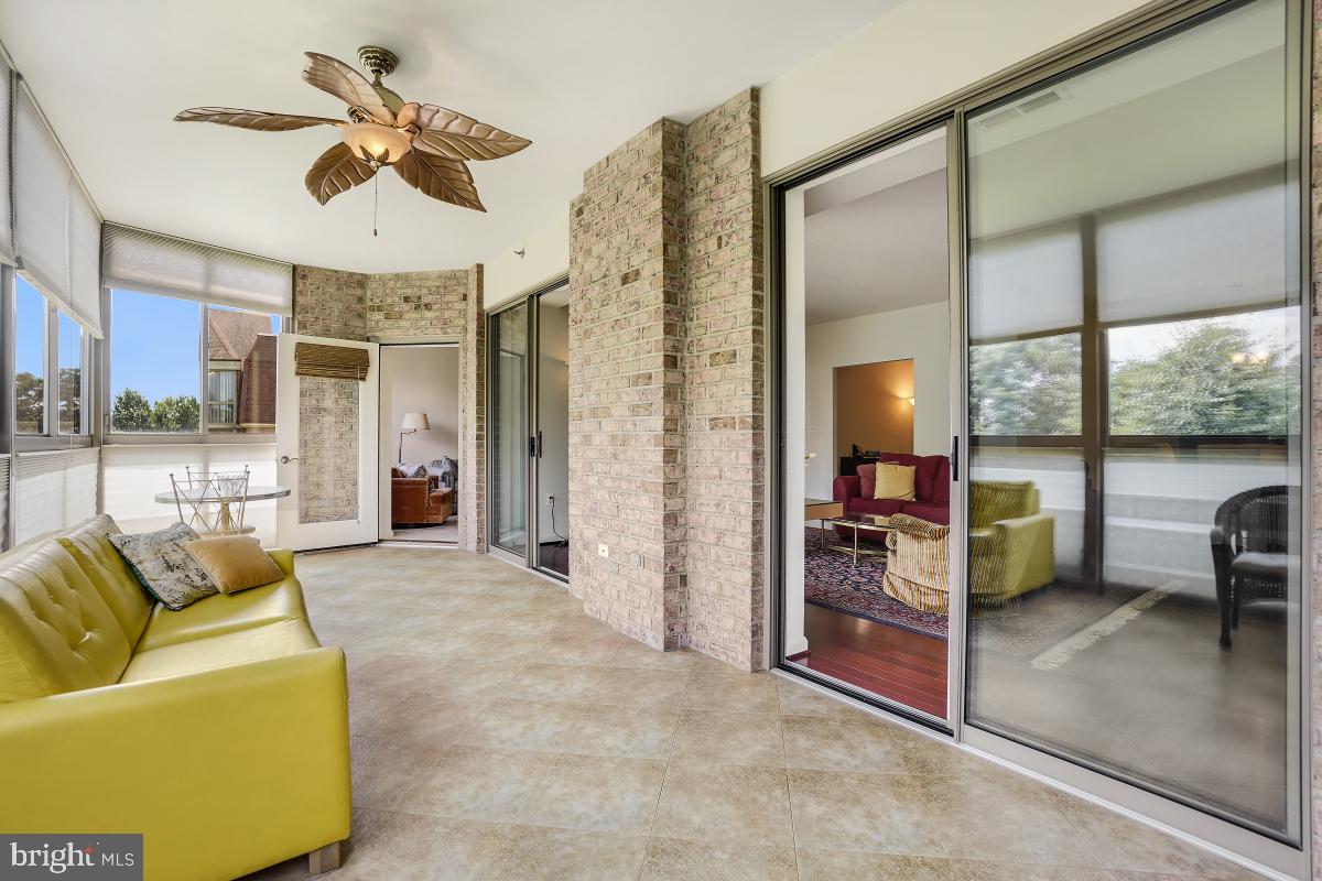 LEISURE WORLD - Residential