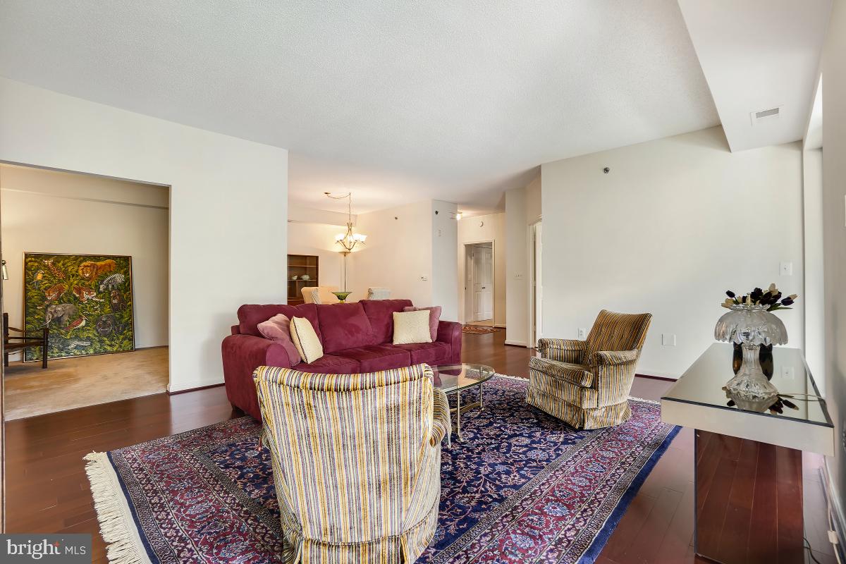 LEISURE WORLD - Residential