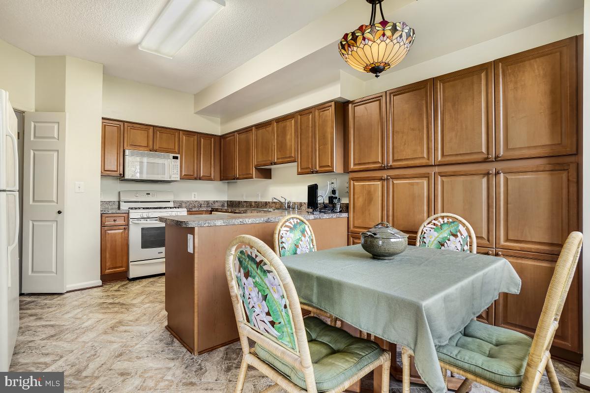 LEISURE WORLD - Residential