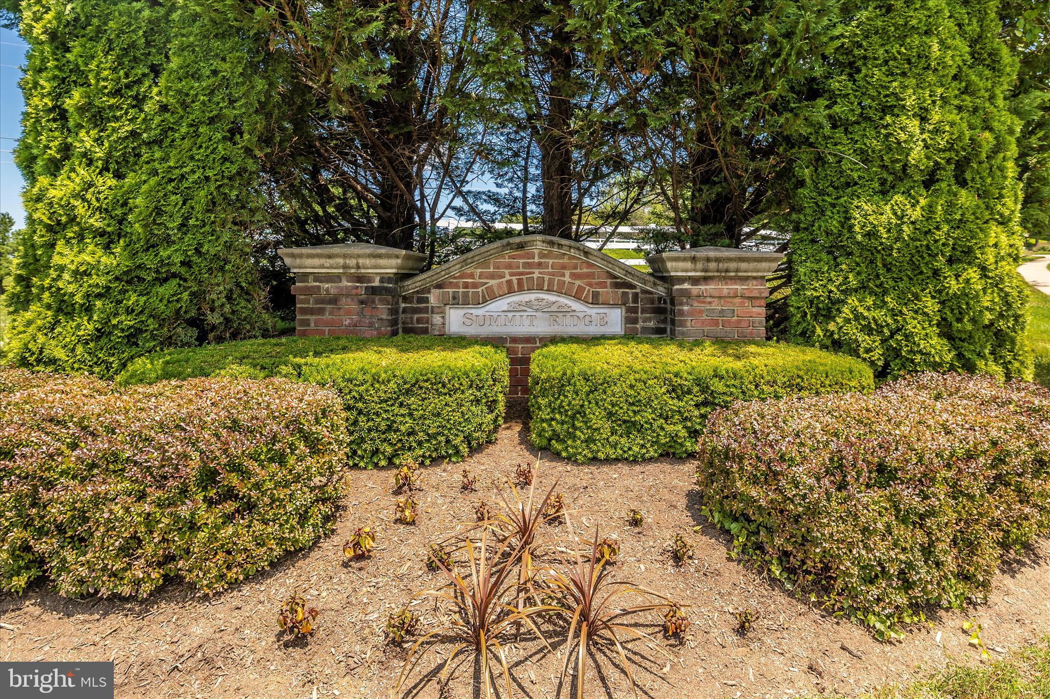 SUMMIT RIDGE - Residential