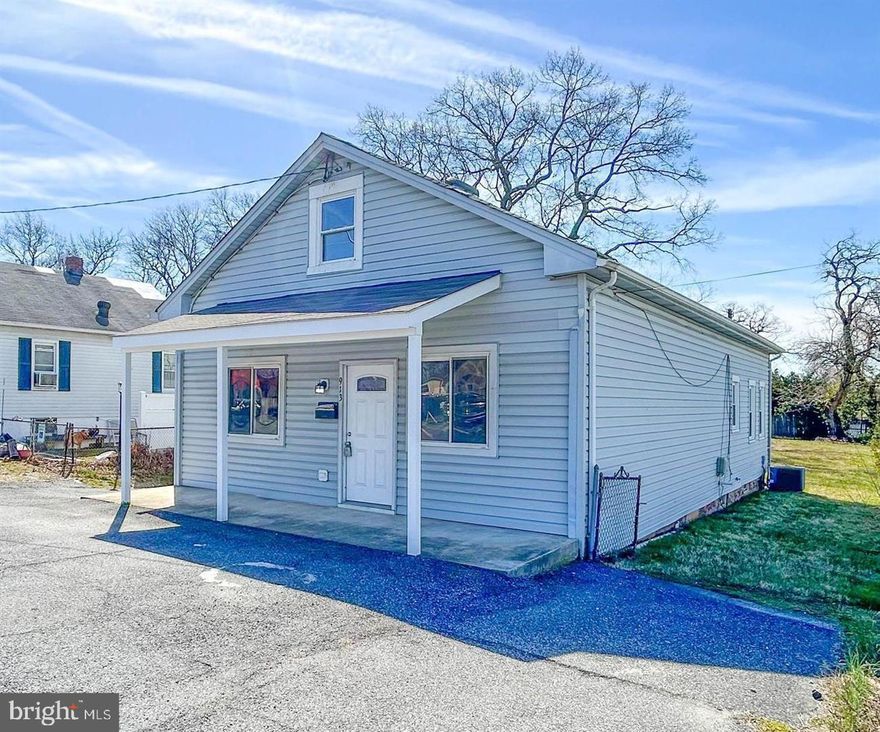 Welcome to this lovely renovated home that boasts 4 bedrooms and 3.5 bathrooms, an updated kitchen with stainless steel appliances and granite countertops, vinyl flooring throughout the house, and new carpet. Location! Location! Location! Shopping centers, restaurants, and Amazon are just five minutes from the property. This spacious house features excellent HVAC condition, a new water heater, and new windows. The amount of space inside this house will amaze you! There are too many upgrades to list. You must see it.  Property is Sold *AS-IS**