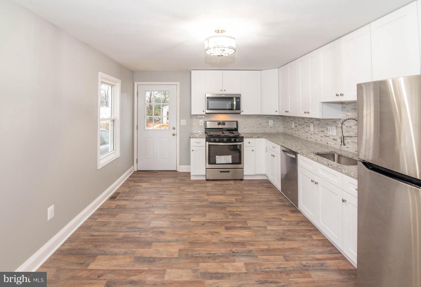 PERRY POINT - Residential