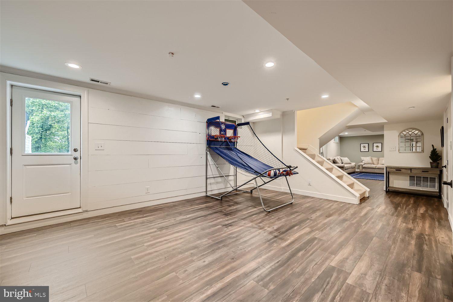 FOREST HILL - Residential