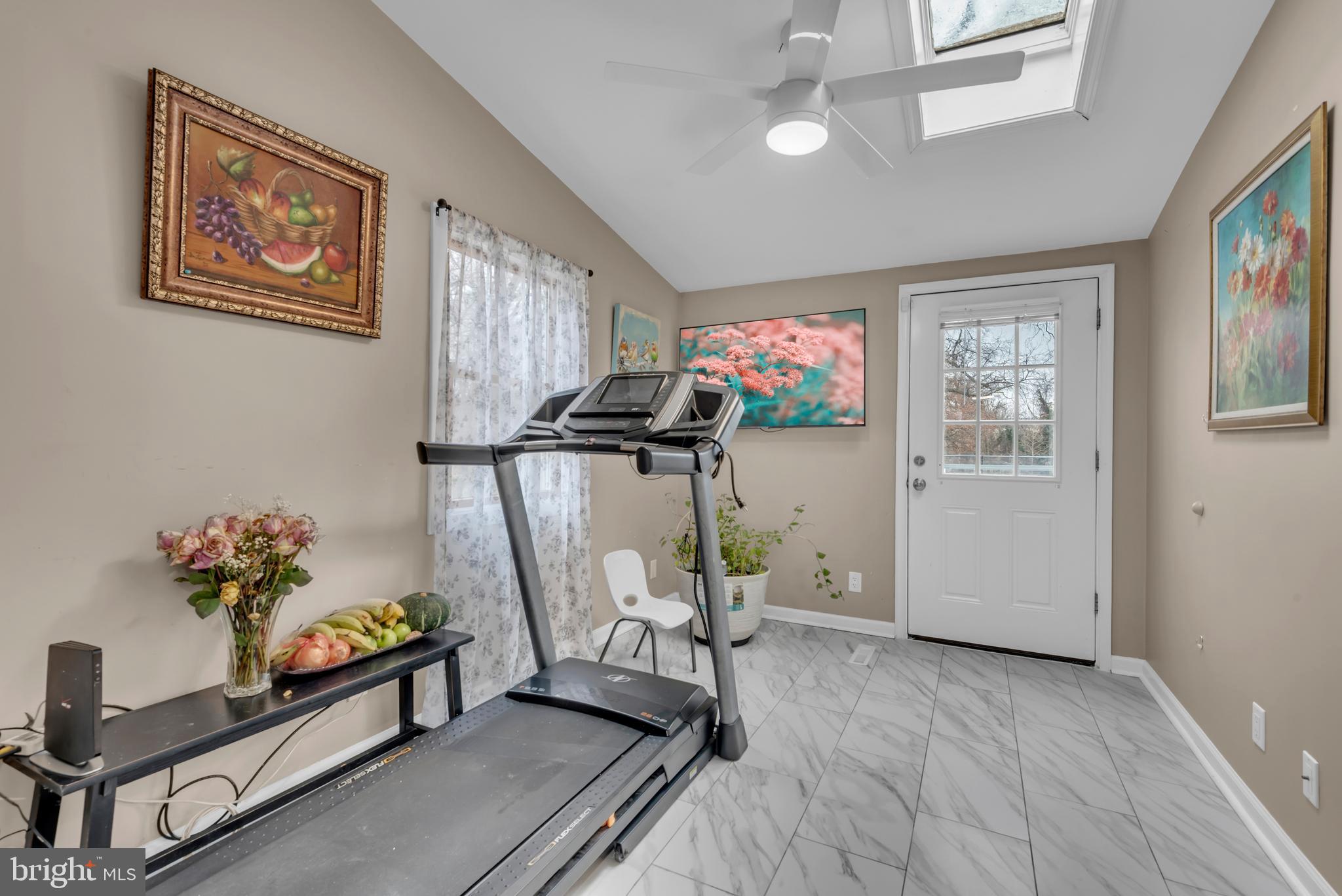 HOLLYWOOD - Residential