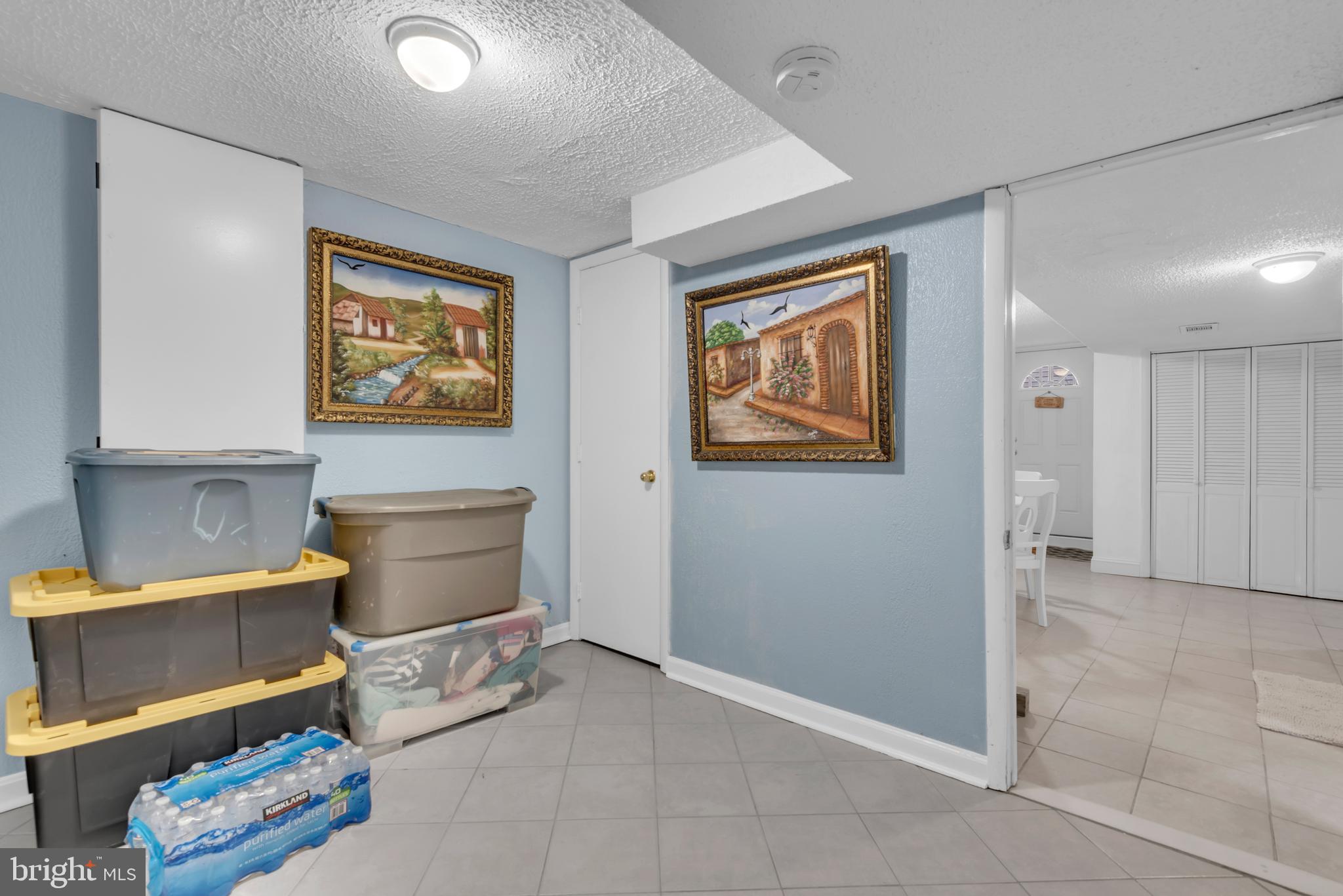 HOLLYWOOD - Residential