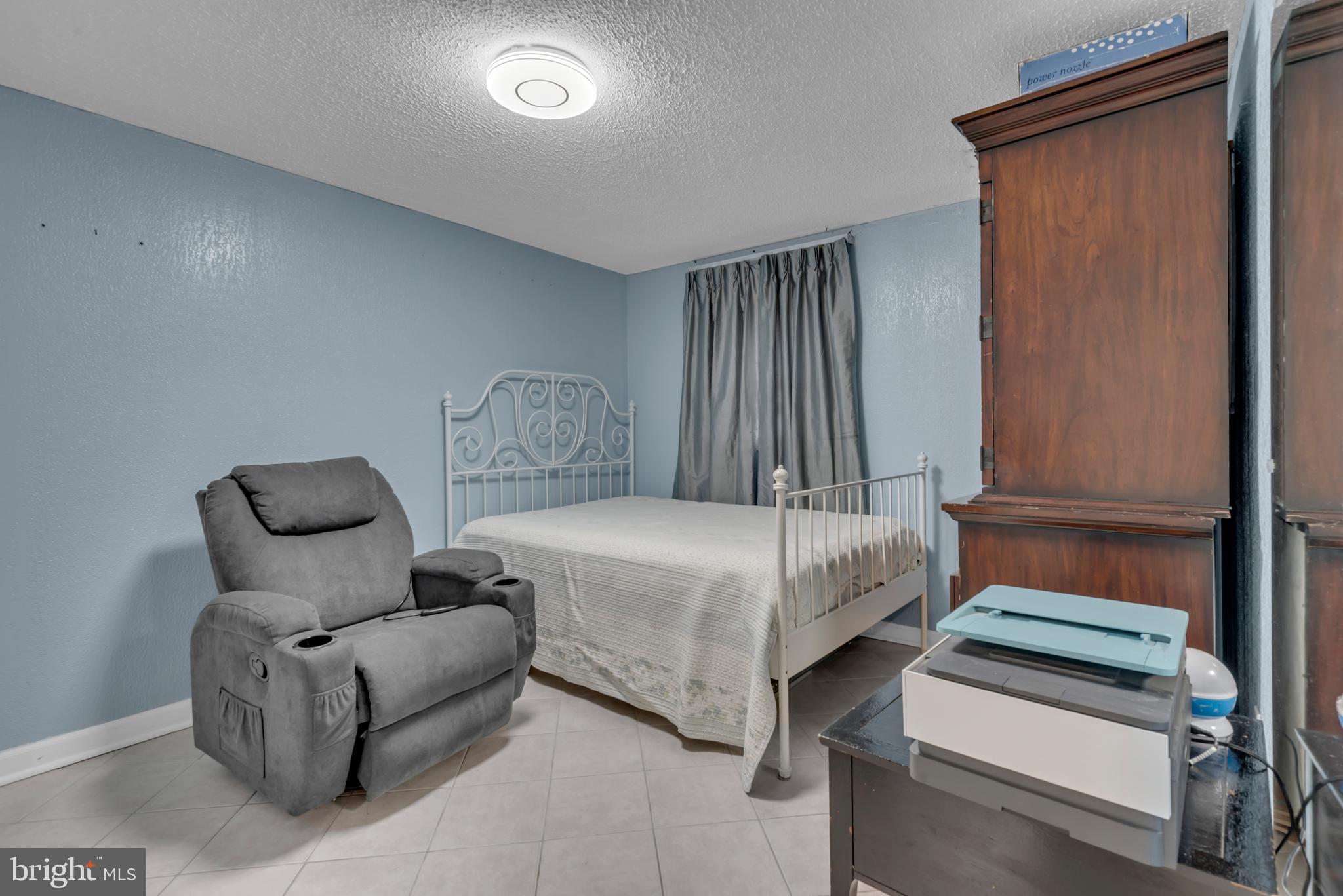 HOLLYWOOD - Residential