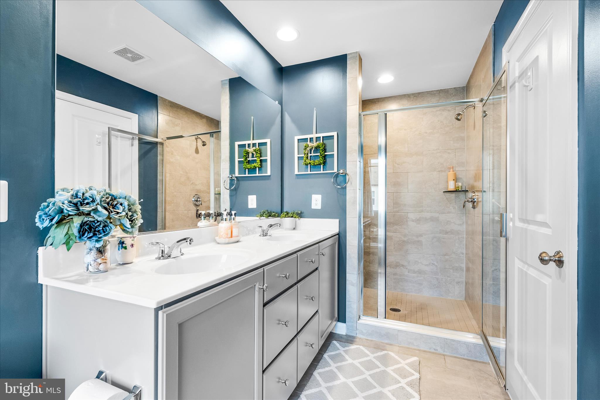 TALLYN RIDGE - Residential