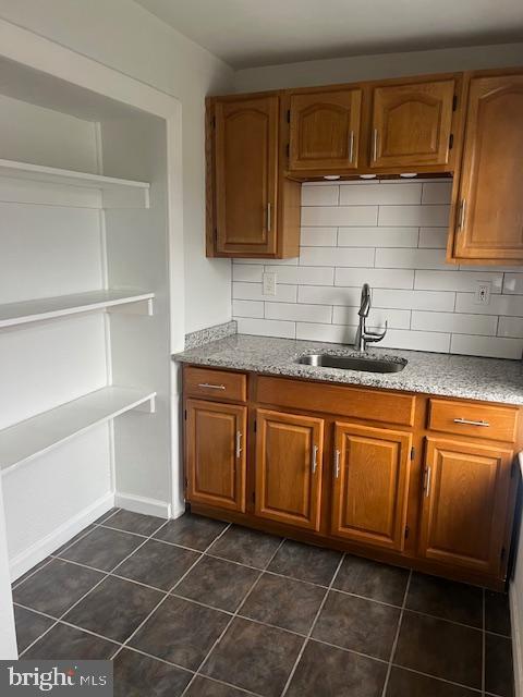 256 WYOMING AVENUE APT B