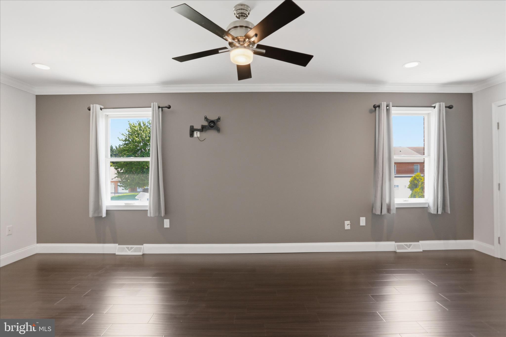 TOWNE OAK VILLAGE - Residential