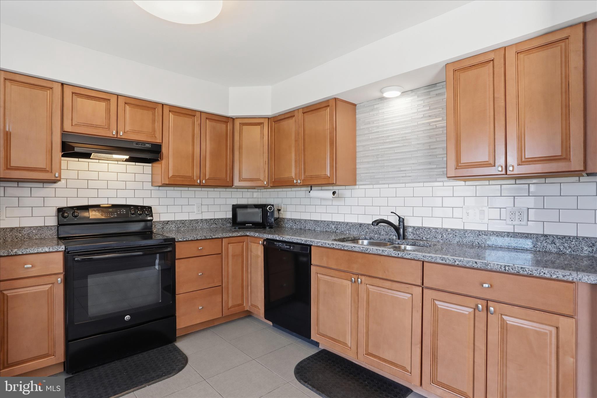 TOWNE OAK VILLAGE - Residential