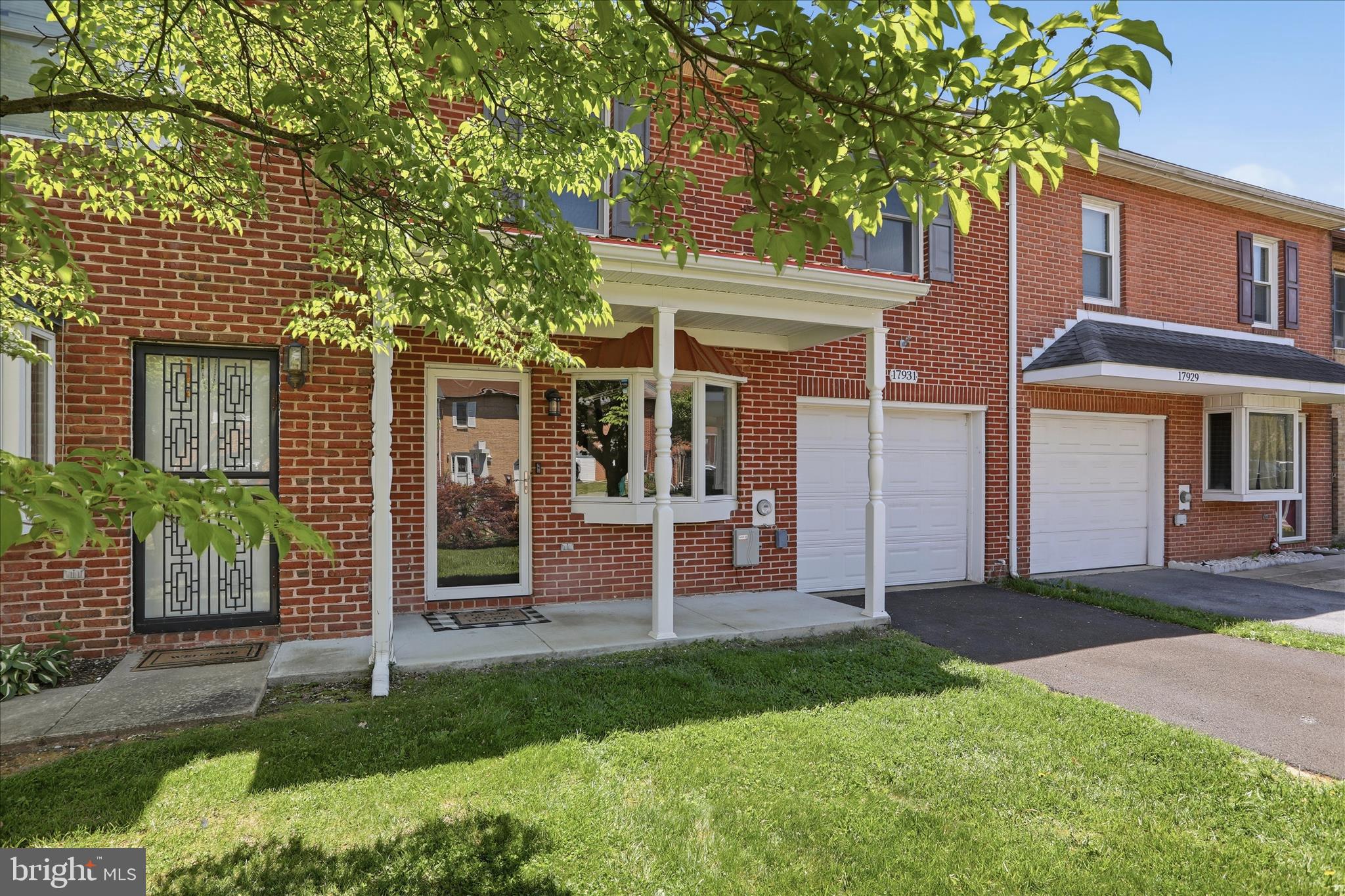 TOWNE OAK VILLAGE - Residential