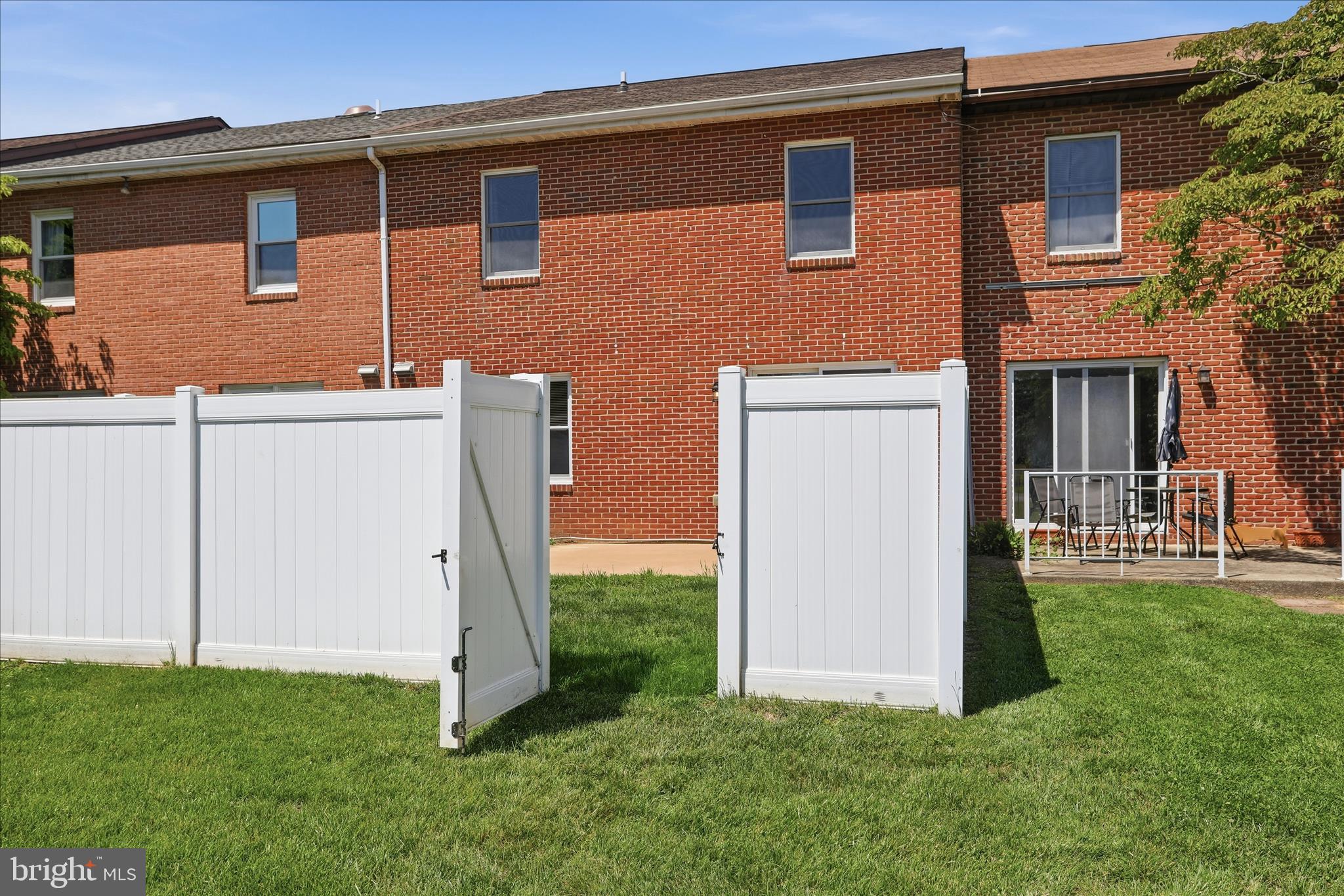TOWNE OAK VILLAGE - Residential