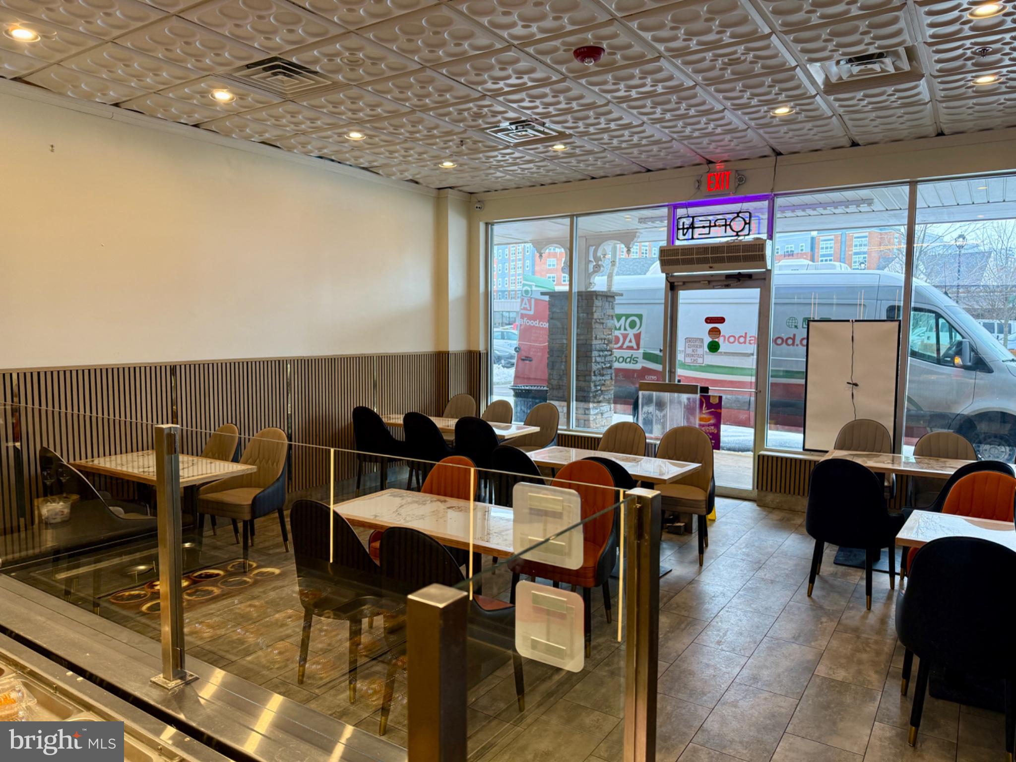 618 NEWARK SHOPPING CTR