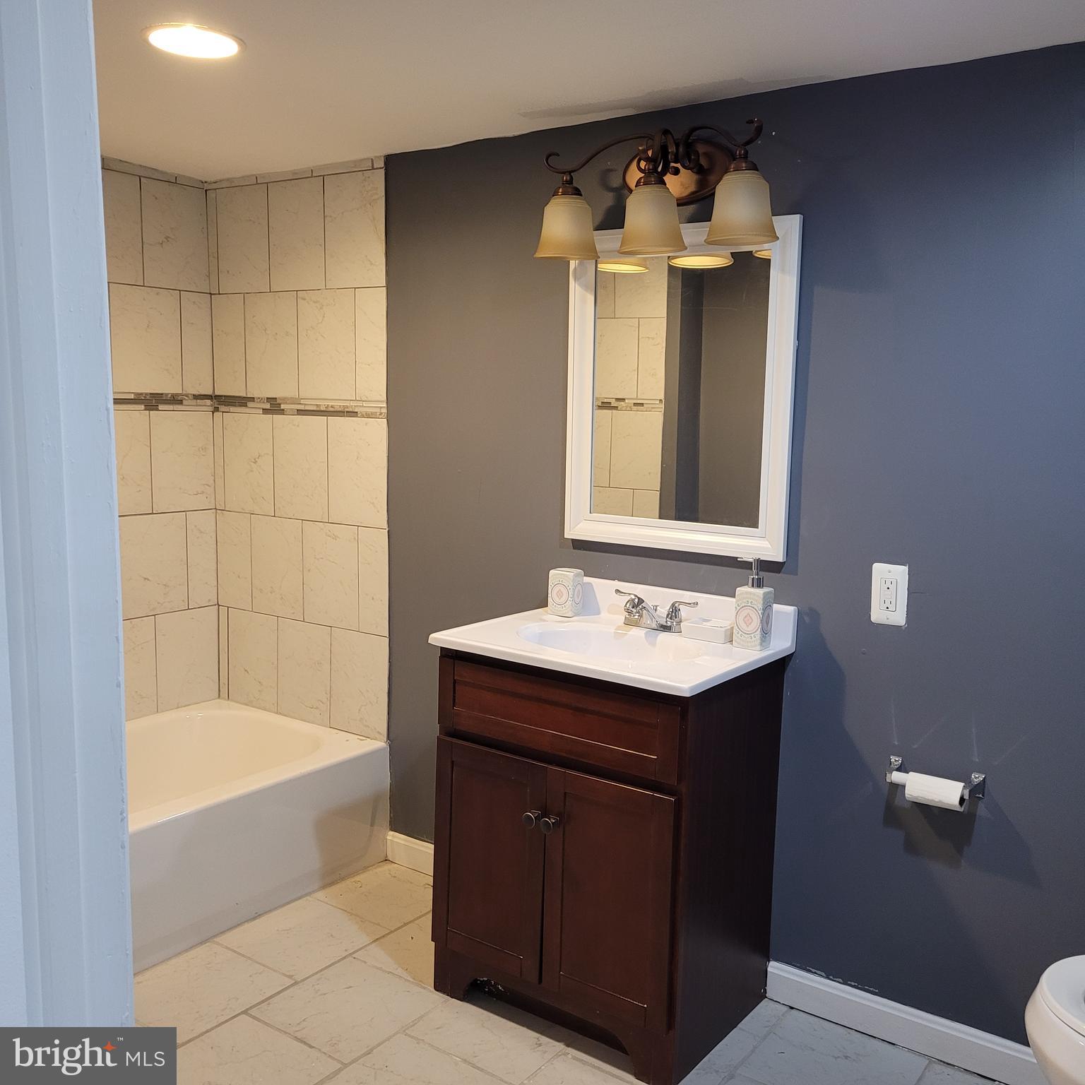 HAMILTON HEIGHTS - Residential