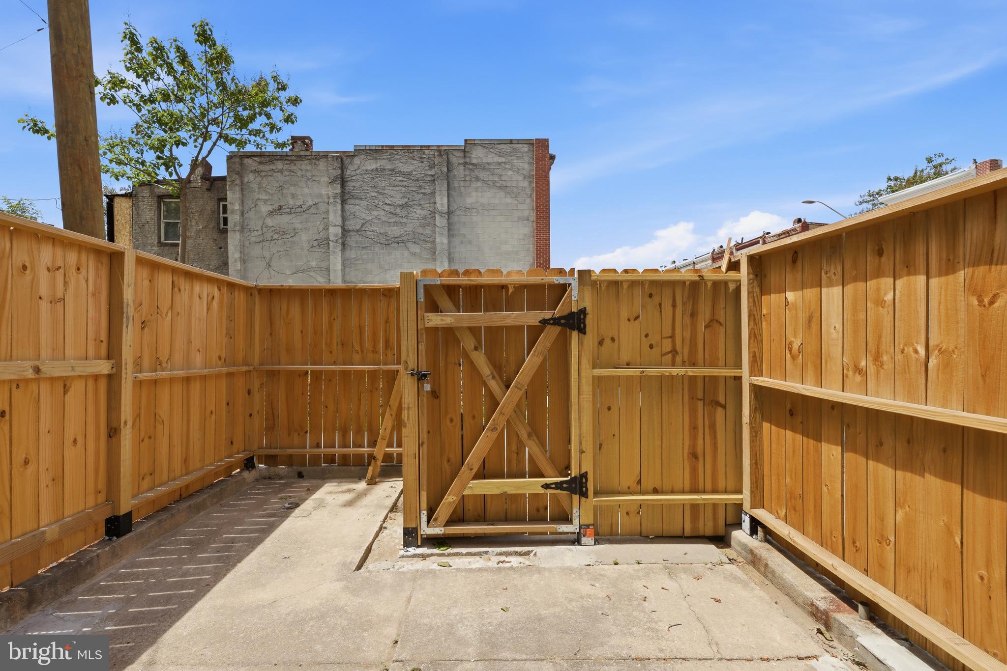 BROADWAY EAST - Residential