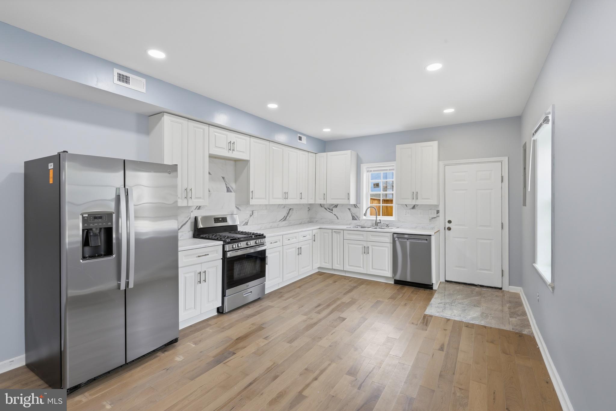 BROADWAY EAST - Residential