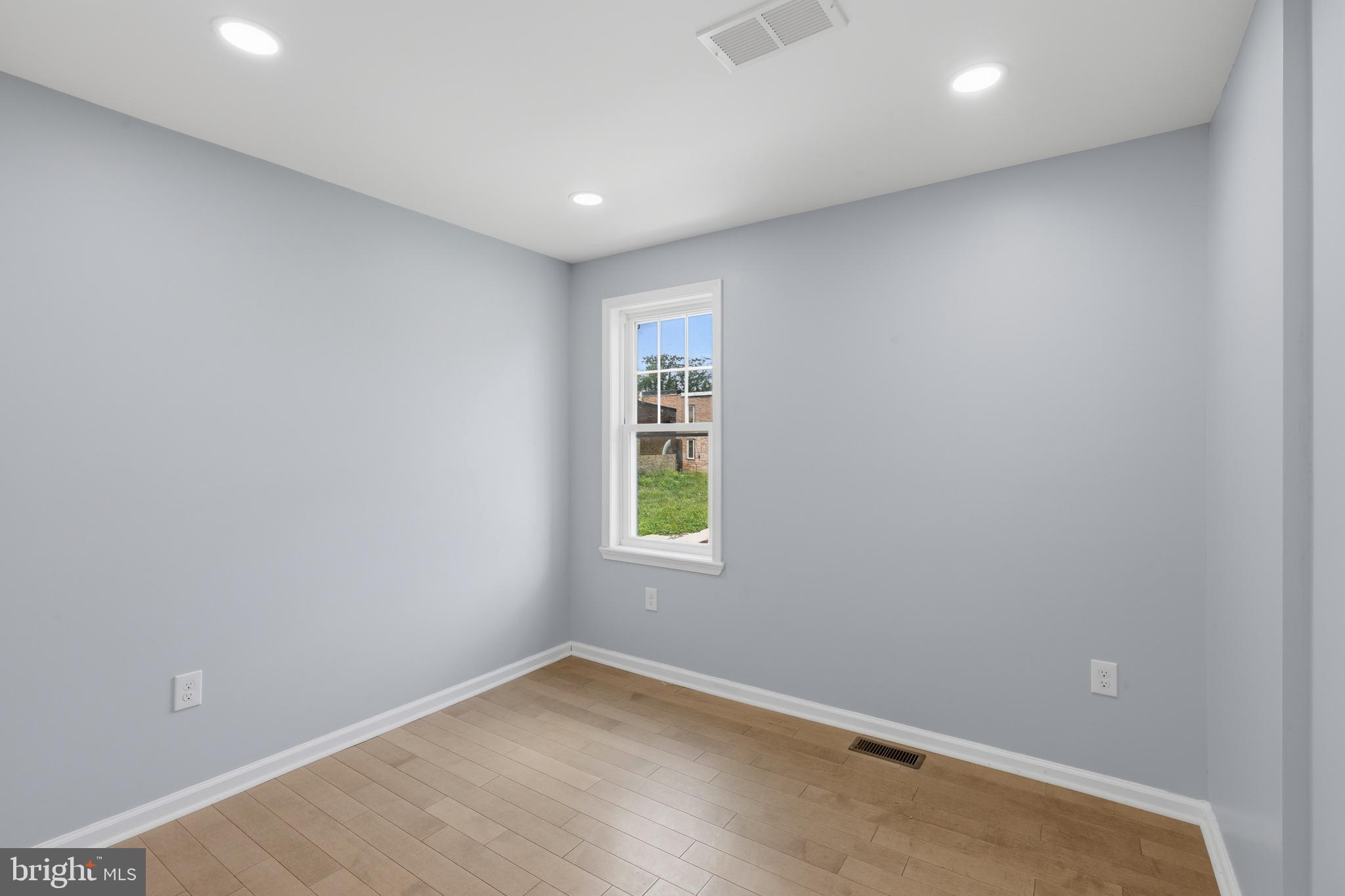 BROADWAY EAST - Residential