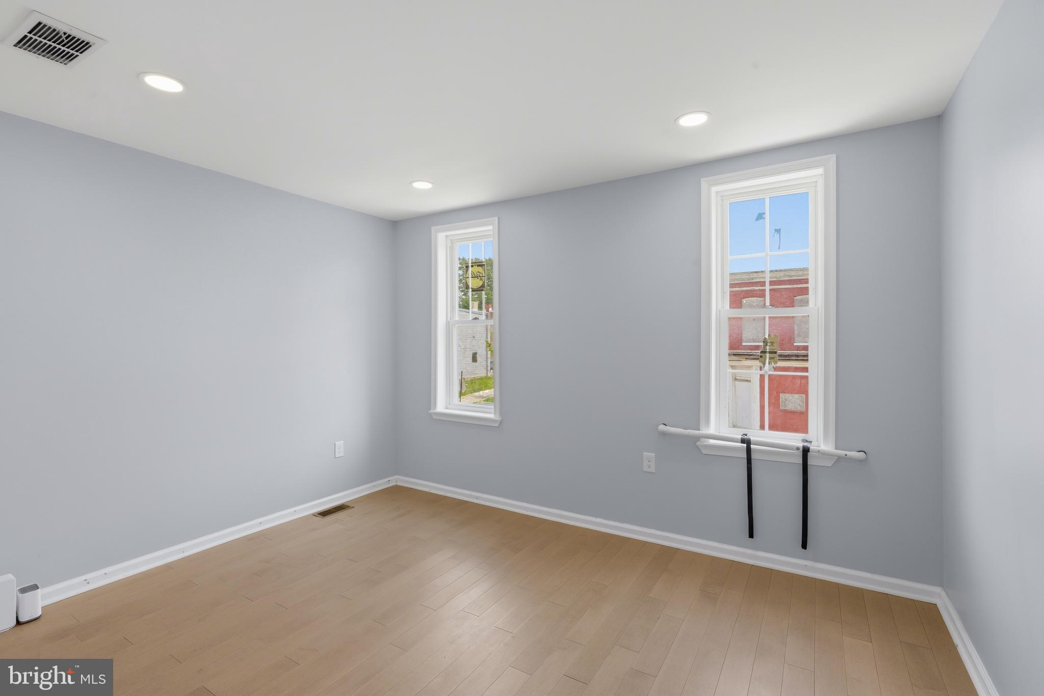 BROADWAY EAST - Residential