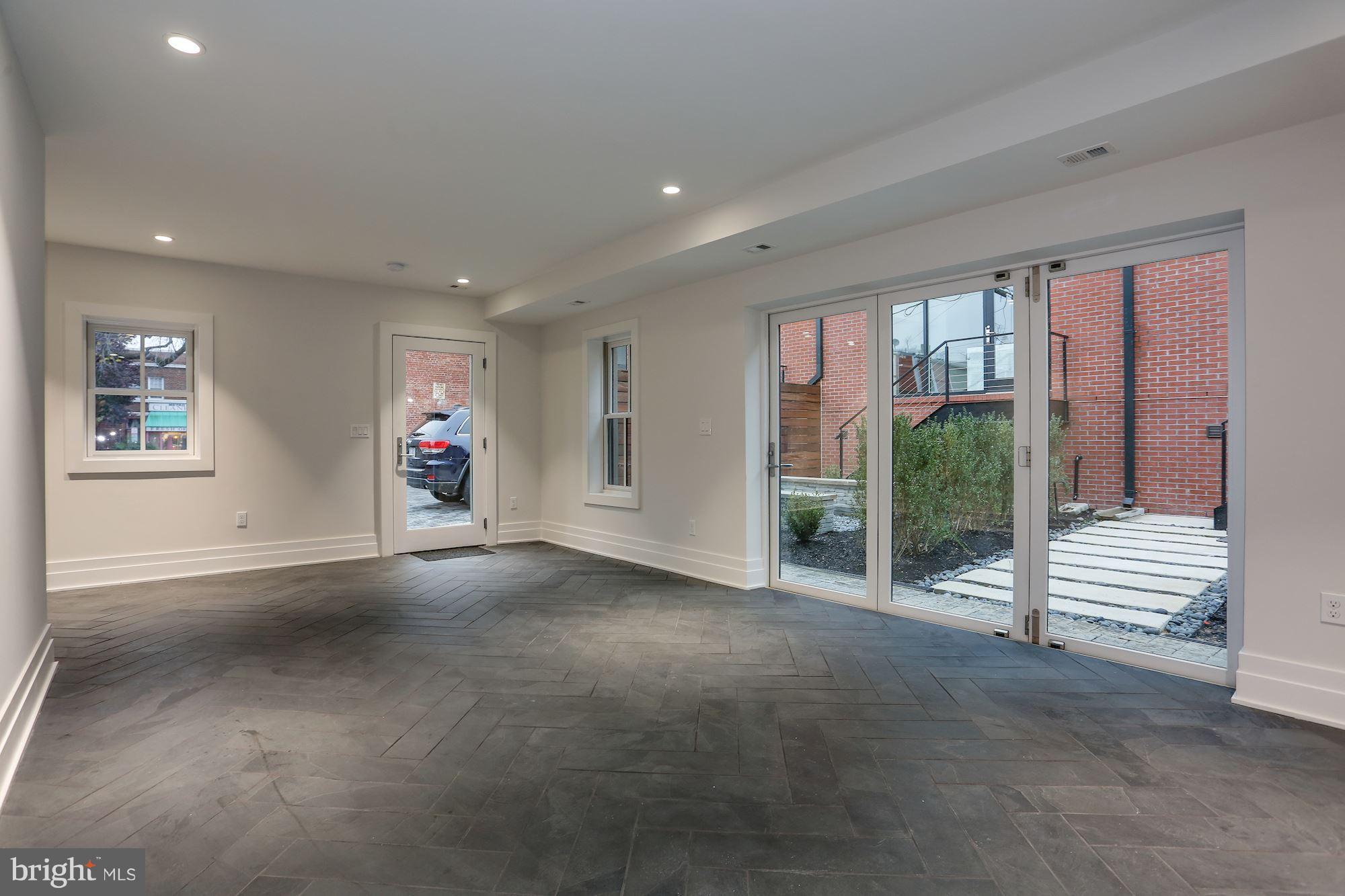 CAPITOL HILL - Residential
