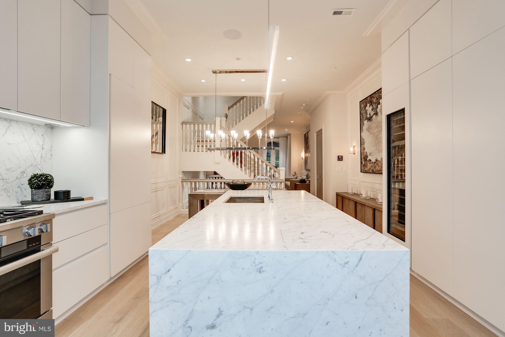 CAPITOL HILL - Residential