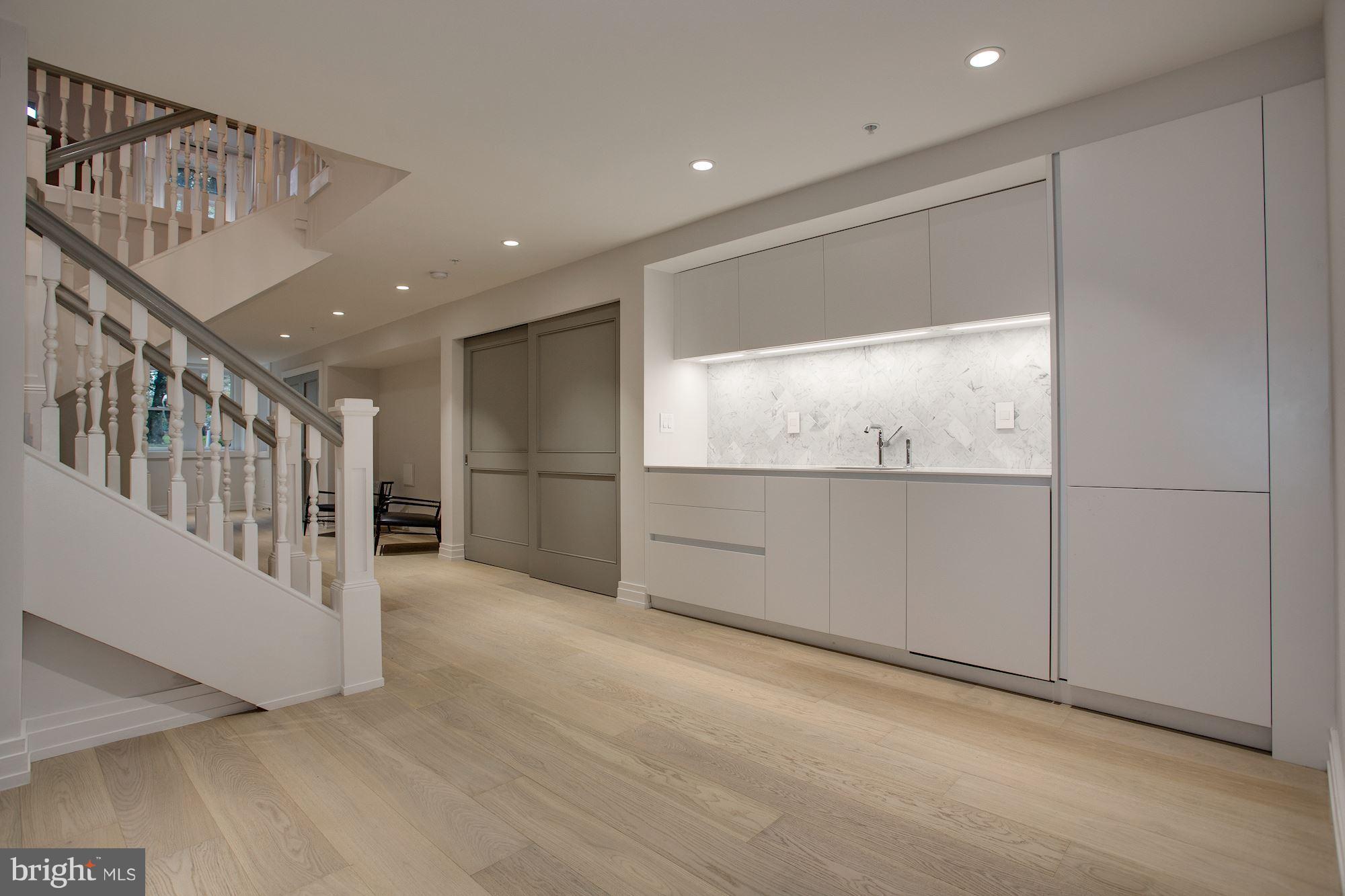 CAPITOL HILL - Residential