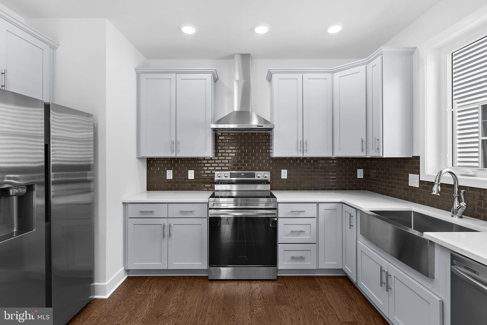 RIVIERA BEACH - Residential