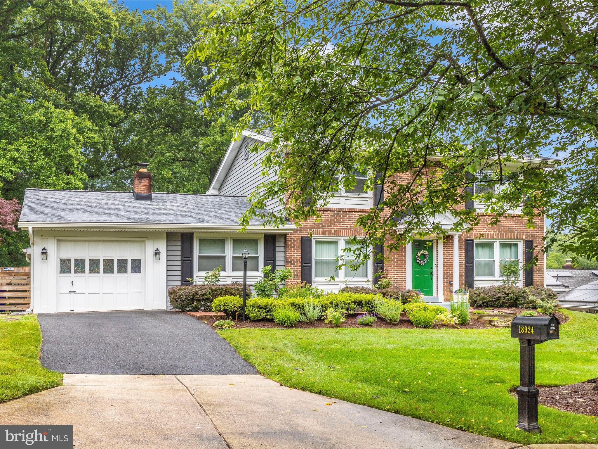 MIDDLEBROOK HILL - Residential