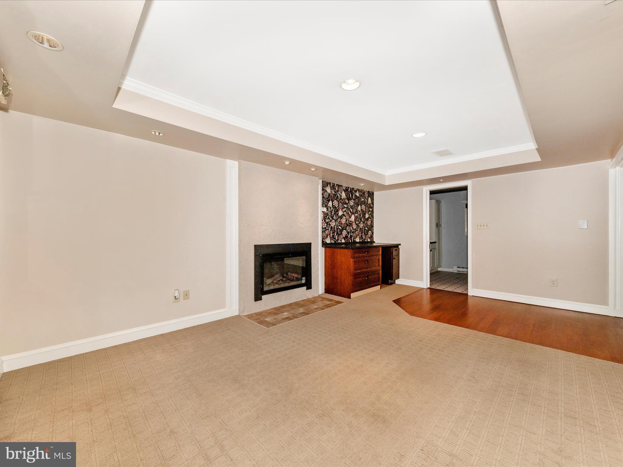 MIDDLEBROOK HILL - Residential