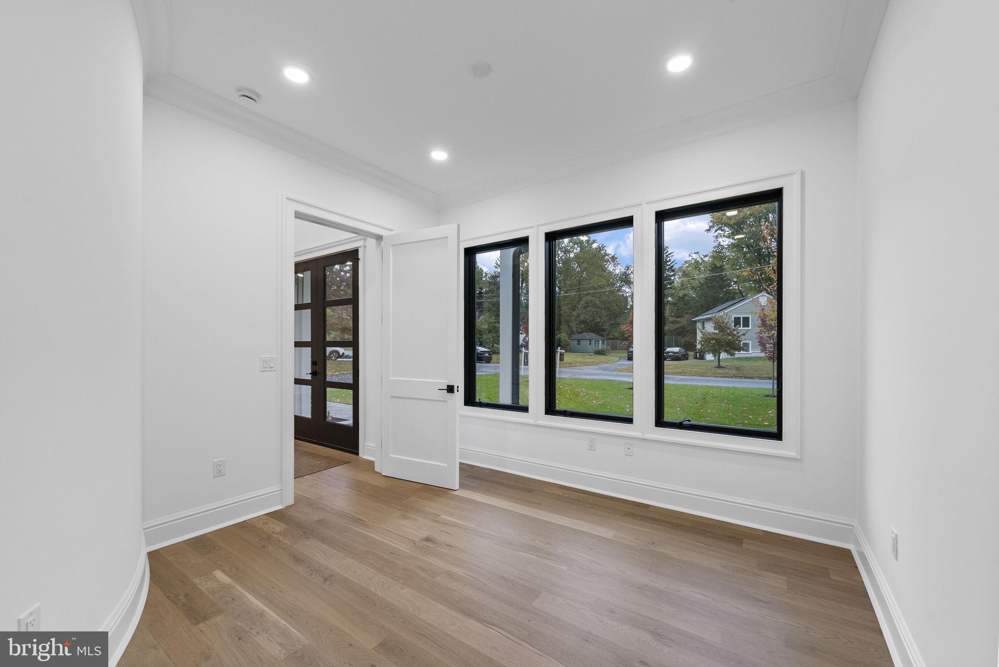 LITTLEBROOK - Residential