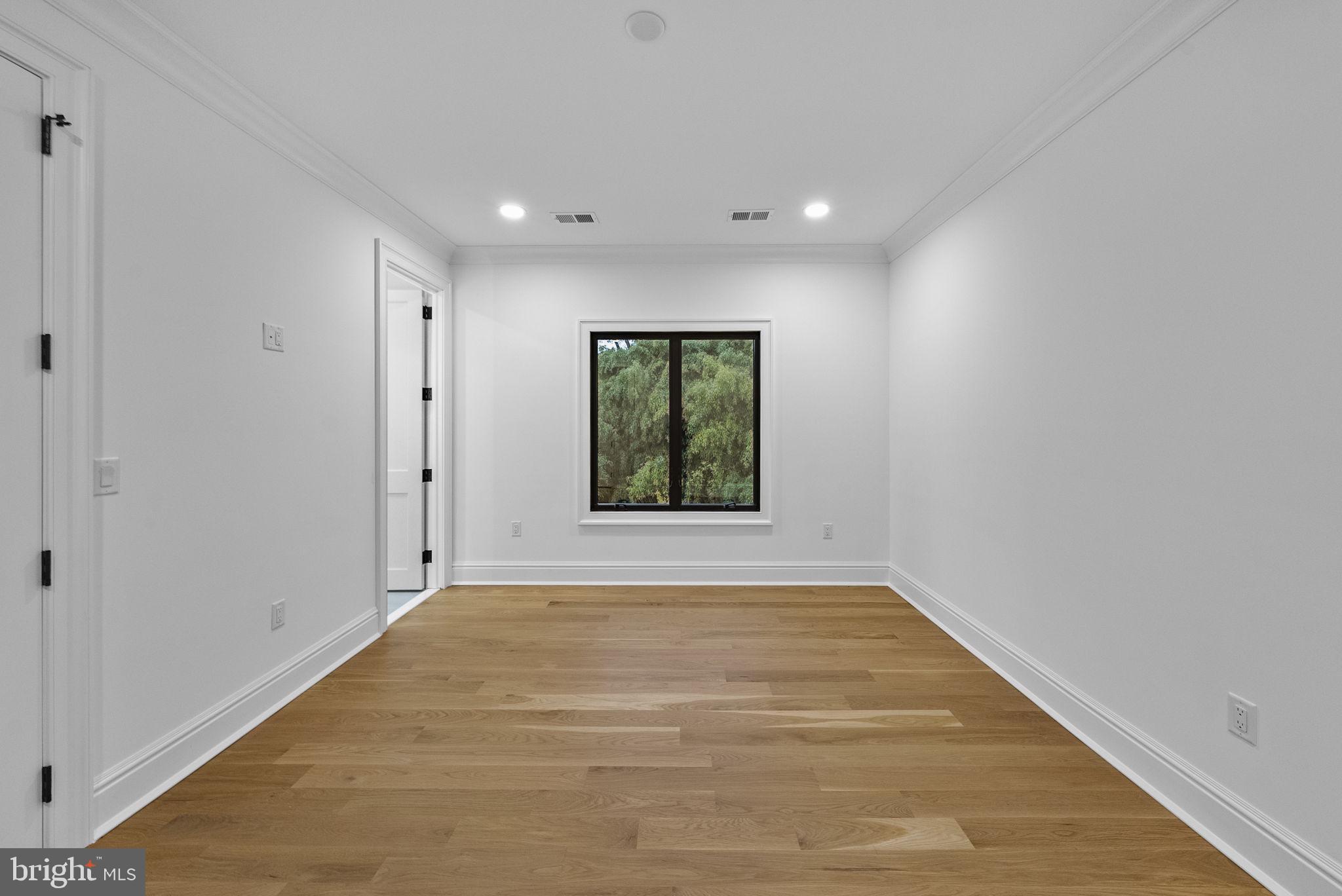 LITTLEBROOK - Residential