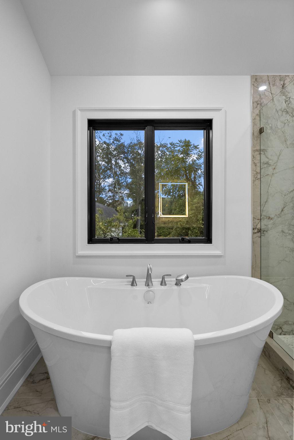 LITTLEBROOK - Residential