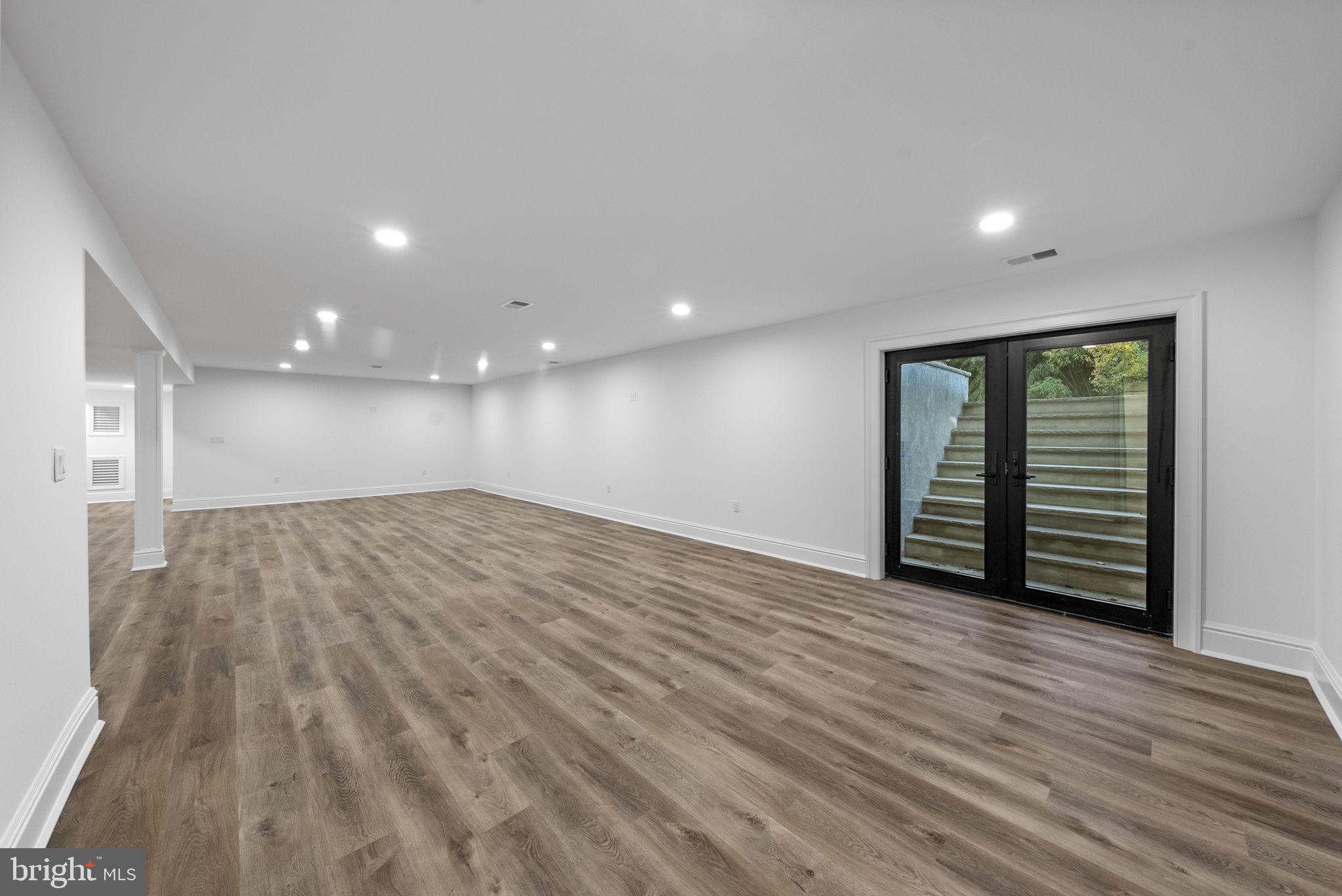 LITTLEBROOK - Residential