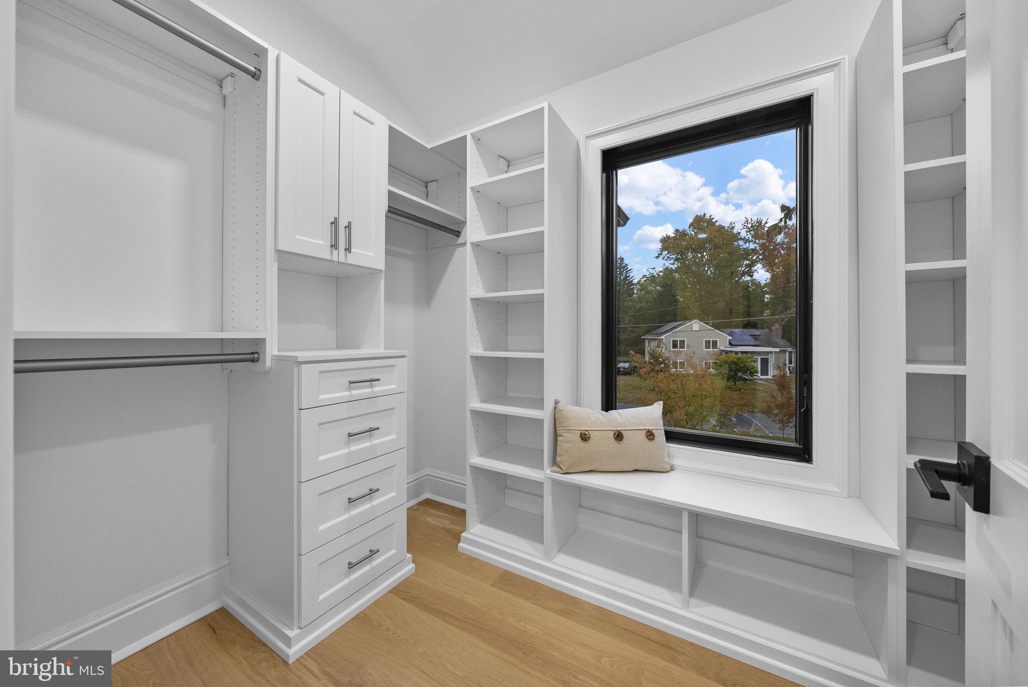 LITTLEBROOK - Residential