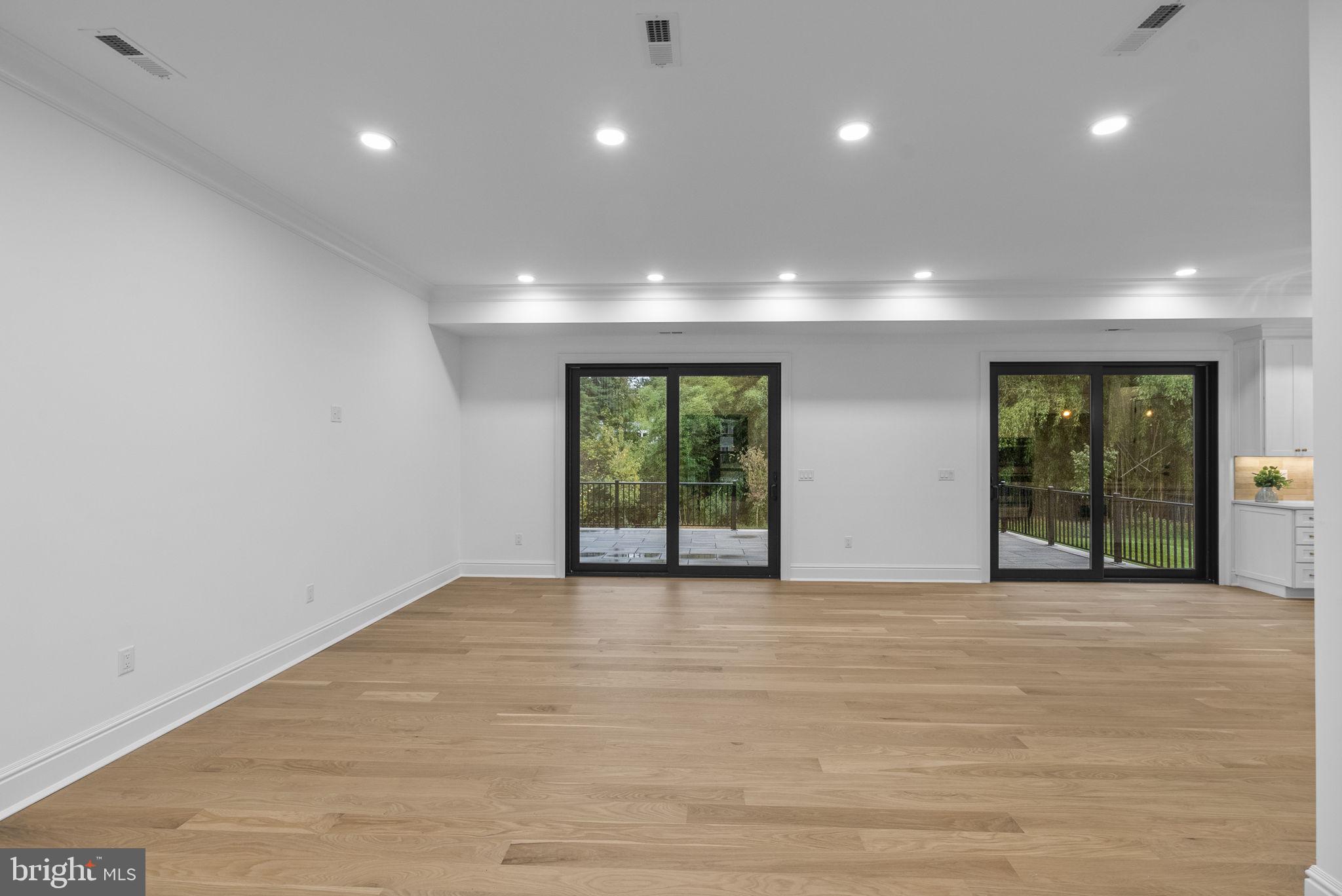 LITTLEBROOK - Residential